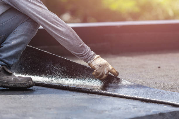 Professional Vapor Barrier Installation technician working in Ora, IN